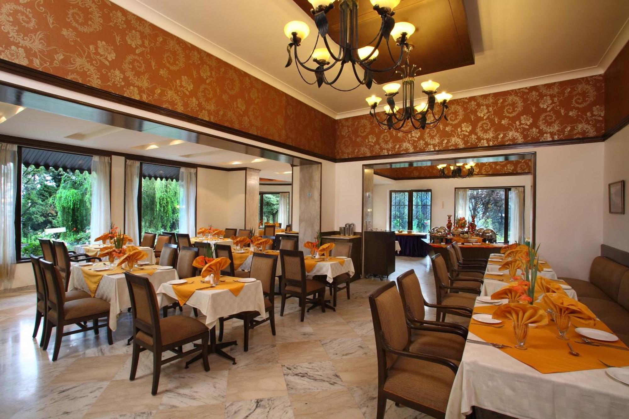 Shervani Hilltop Resort Nainital Exterior photo